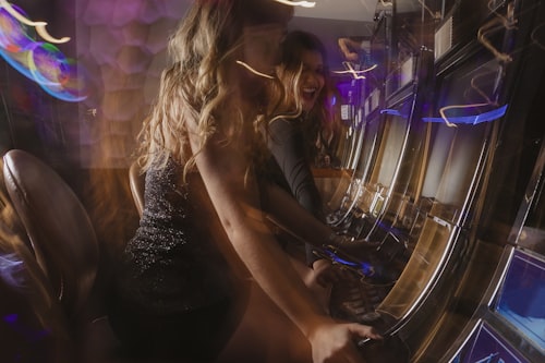 https://allyspinkasino.fi/